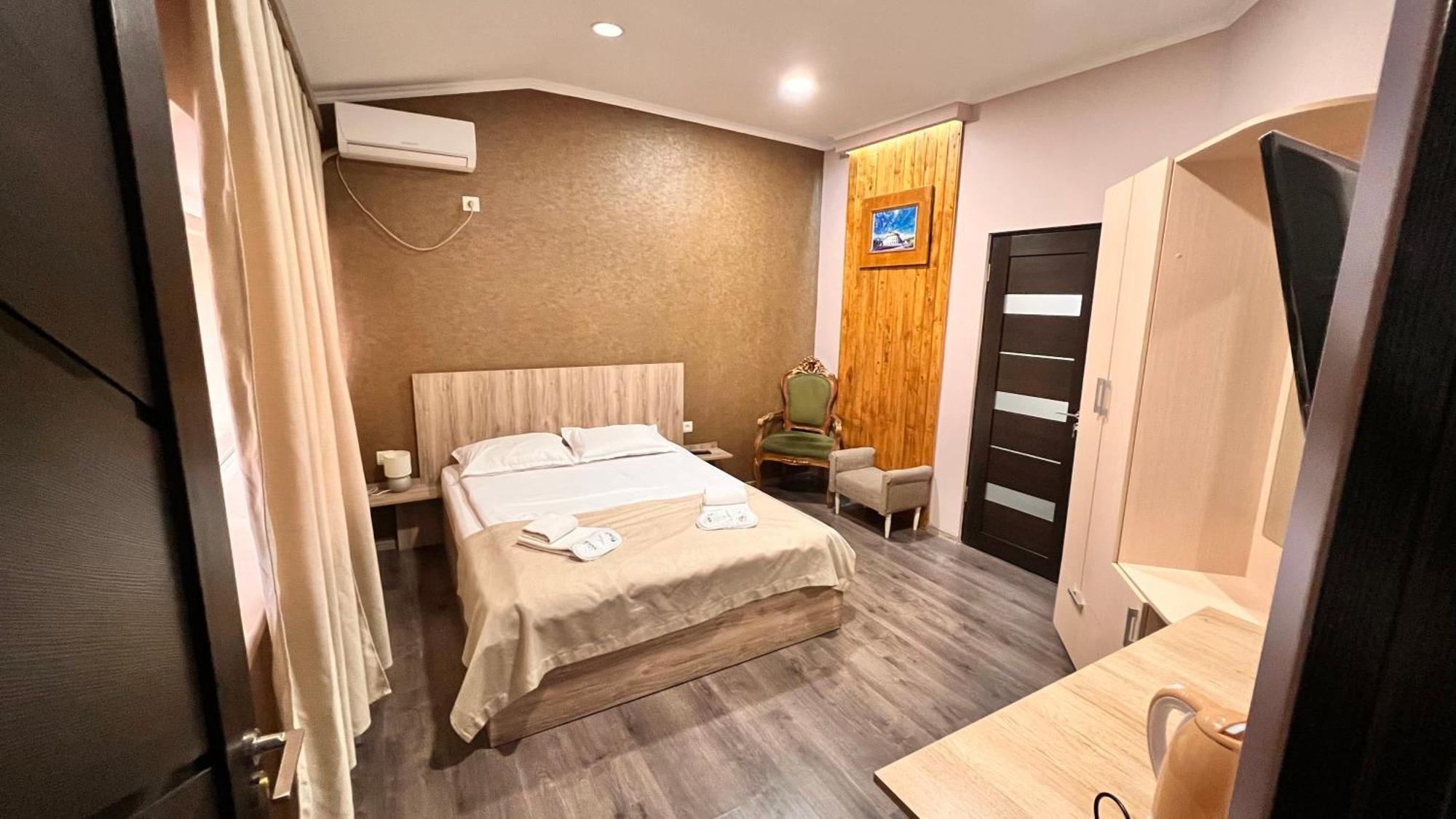Elross Hotel Jerevan Eksteriør bilde
