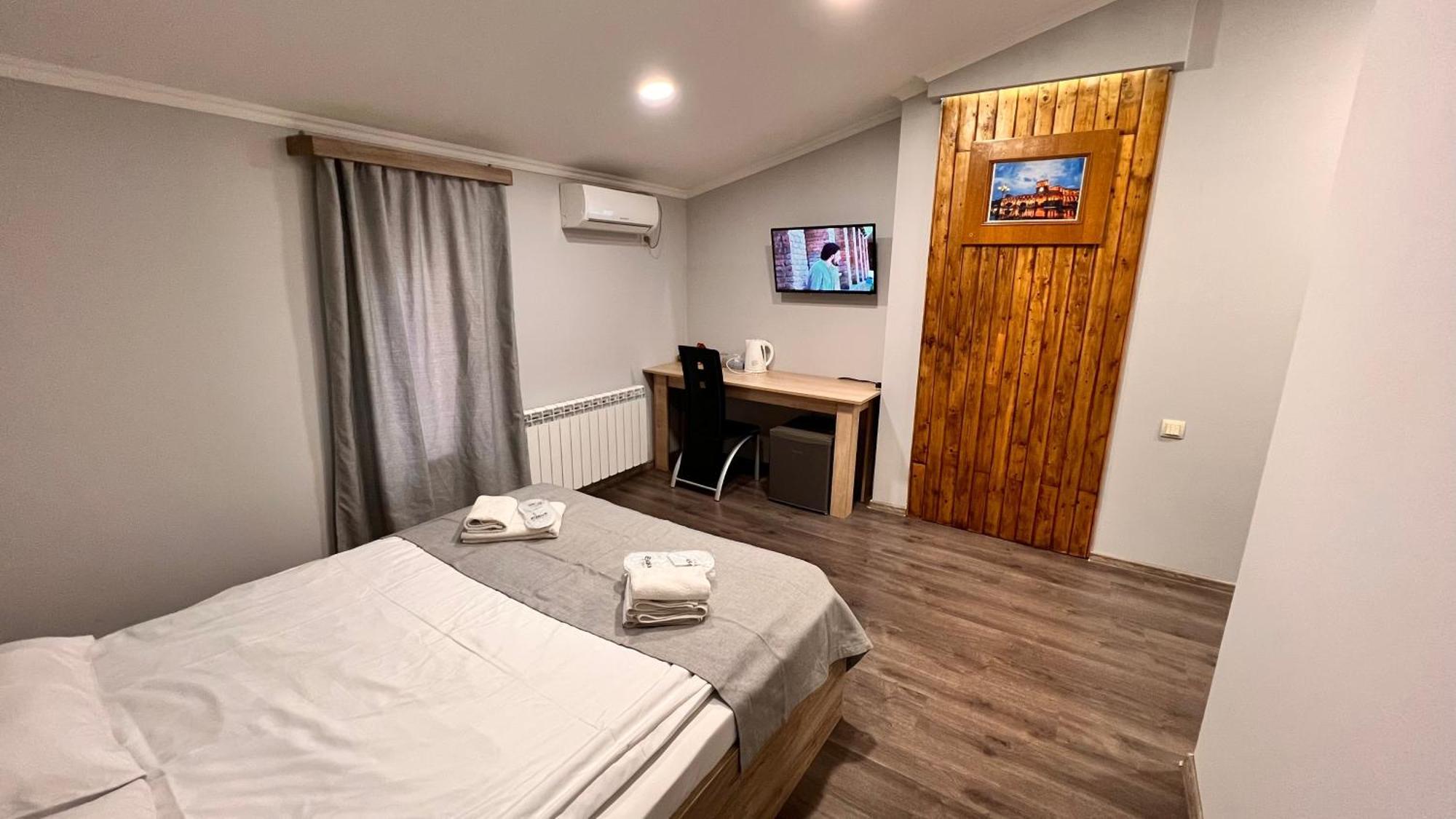 Elross Hotel Jerevan Eksteriør bilde